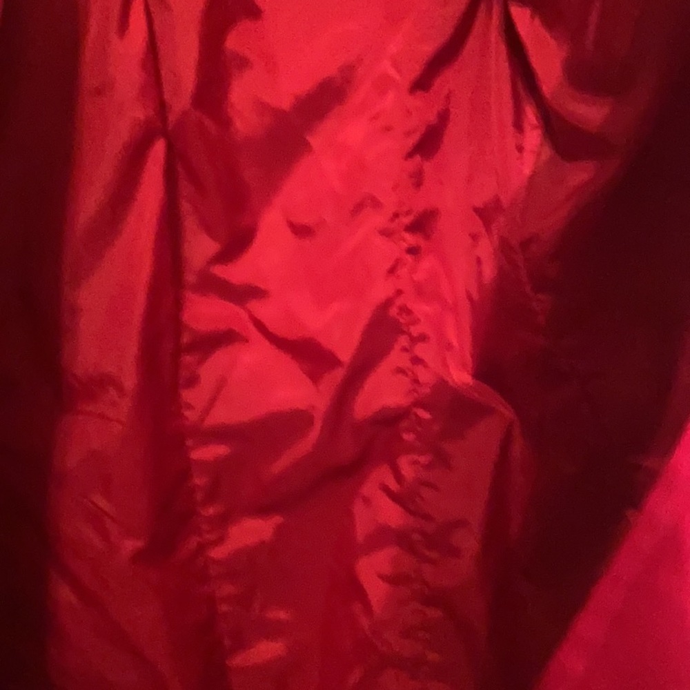Red jacket - Picture 5 of 6